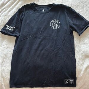 Jordan x Paris Saint-Germain Logo Tee